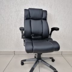 Кресло Barneo K-44 для руководителя (черная экокожа) в Игриме - igrim.mebel24.online | фото