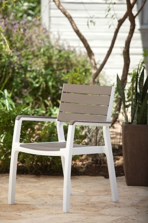 Стул c подлокотниками Гармония (Harmony armchair) белый-капучино в Игриме - igrim.mebel24.online | фото 1